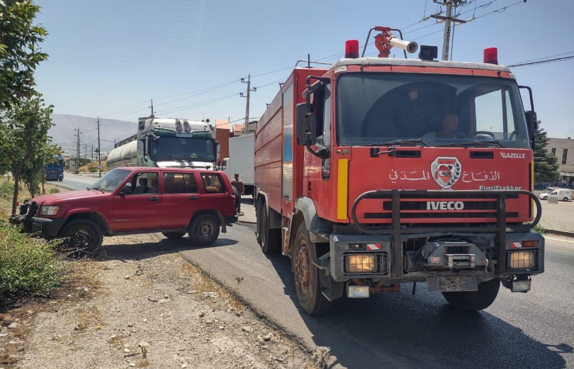 بالصور: شاحنة تحترق والدفاع المدني يتدخل..