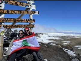 أعلى قمّة في افريقيا...زينها علم لبنان!