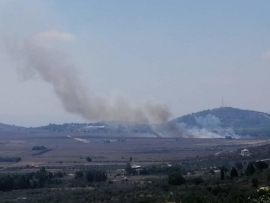 حريق في سهل مرجعيون جراء استهدافه بالقنابل المضيئة 